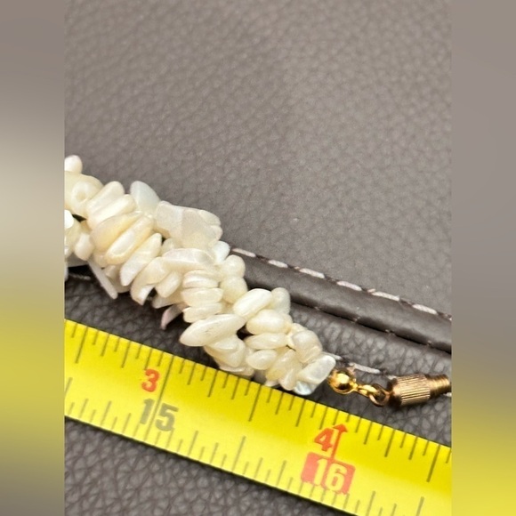 Mother of Pearl Multi Strand Necklace White Twisted Barrel Clasp Choker 0598 R - Picture 10 of 10